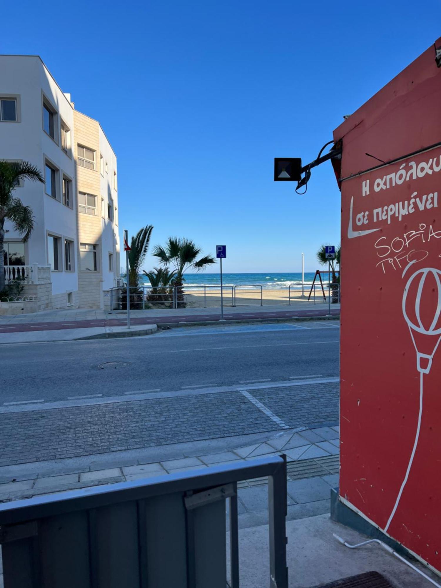 Makenzie 2 Rooms Larnaca Buitenkant foto